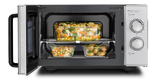 Forno a microonde con grill per una colazione abbondante e sana